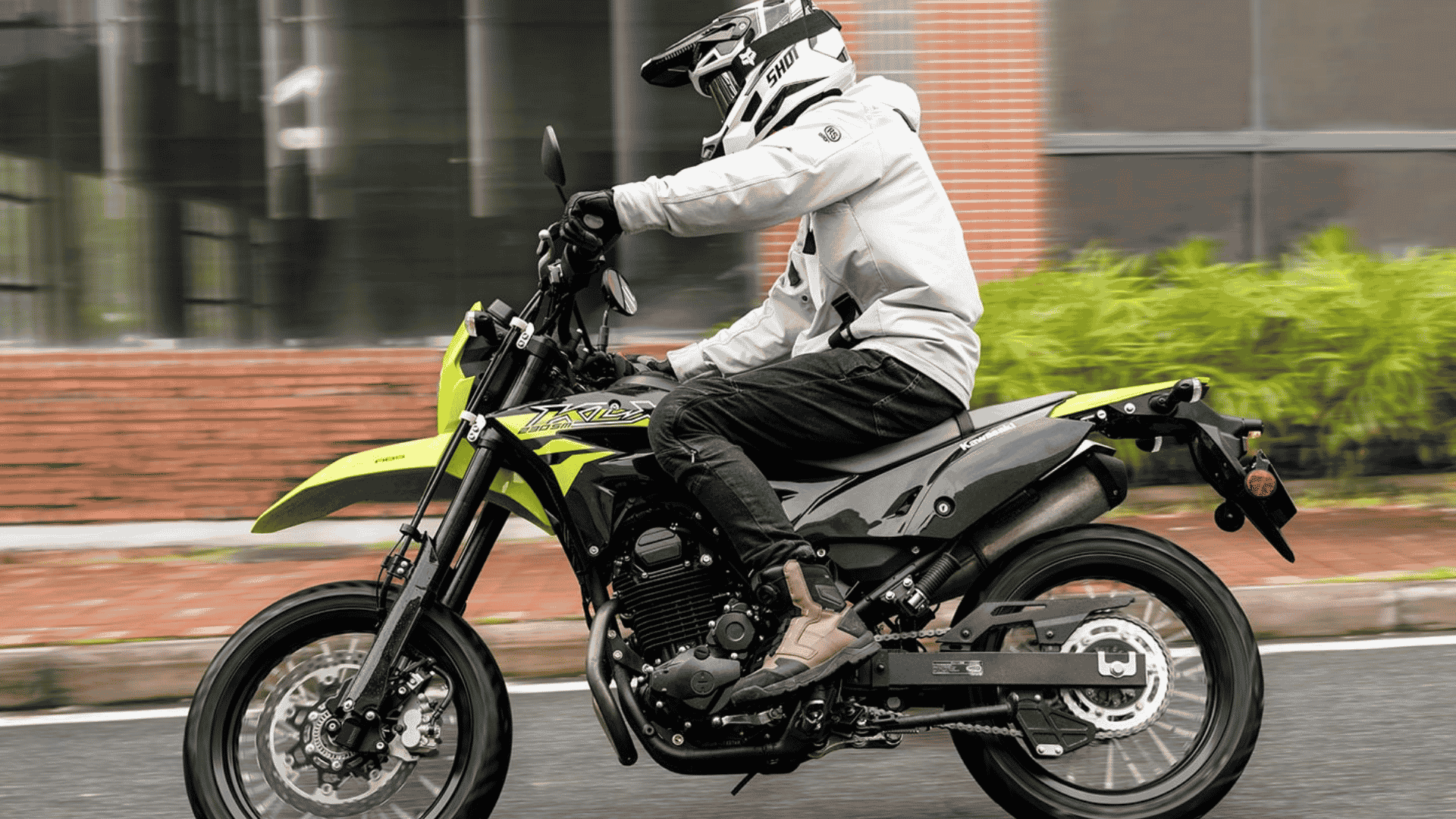 Kawasaki OEM Highway Pegs and Ergonomics